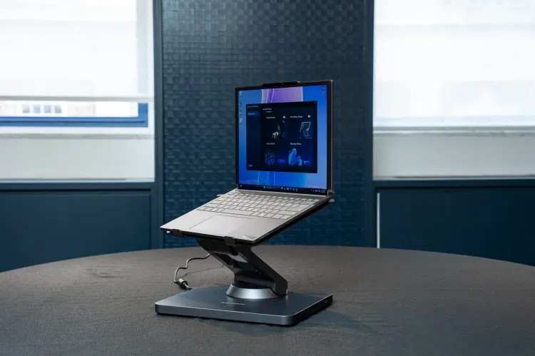Lenovo's Smart Motion Concept: The Laptop Stand That Follows You